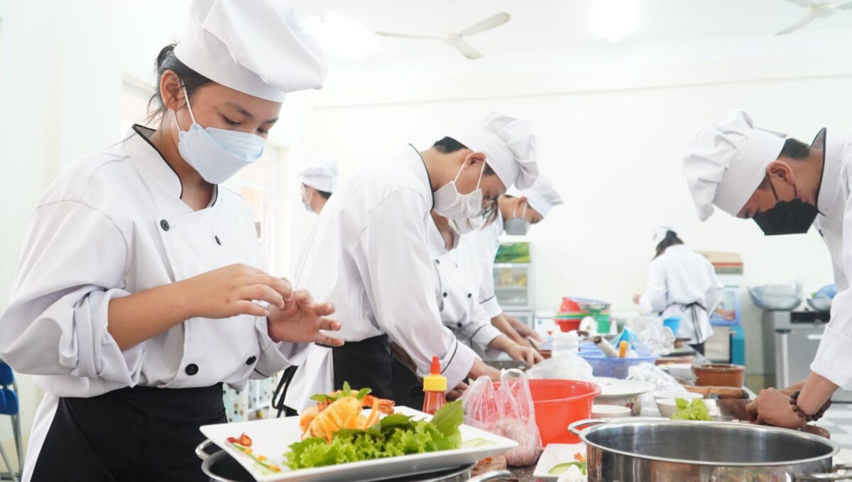 trung cấp kỹ thuật chế biến món ăn