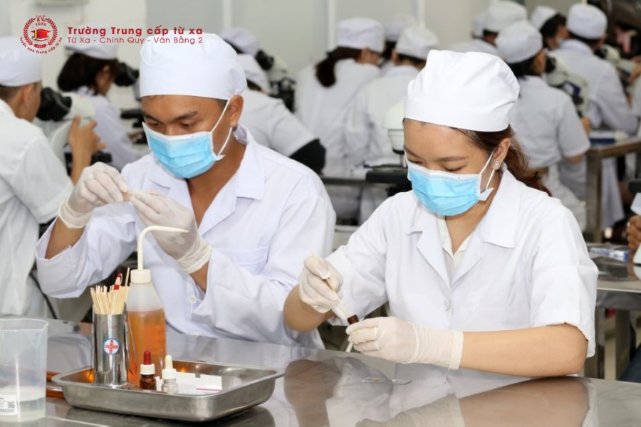 Kiến thức và kỹ năng đạt được khi học Văn bằng 2 Trung cấp Dược