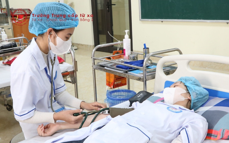 Cao đẳng Y sĩ Đa khoa liên thông là gì - Ai nên học