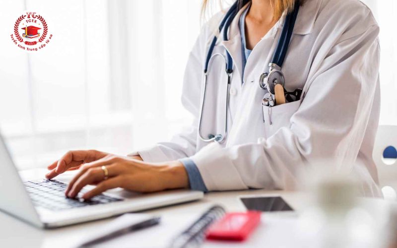 Học xong Trung cấp Điều dưỡng có thể làm gì?