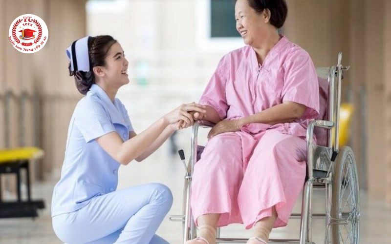 Vì sao chọn học Cao đẳng Điều dưỡng thay vì Đại học?