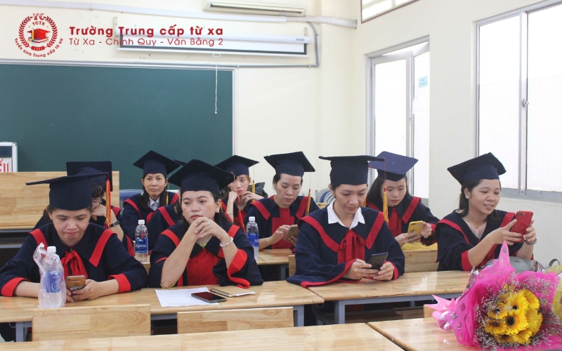 Cao đẳng Sư phạm Mầm non vừa học vừa làm là gì