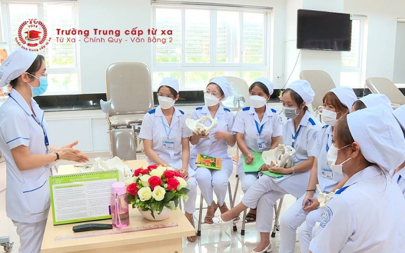 Cơ hội sau khi tốt nghiệp Trung cấp điều dưỡng vừa học vừa làm