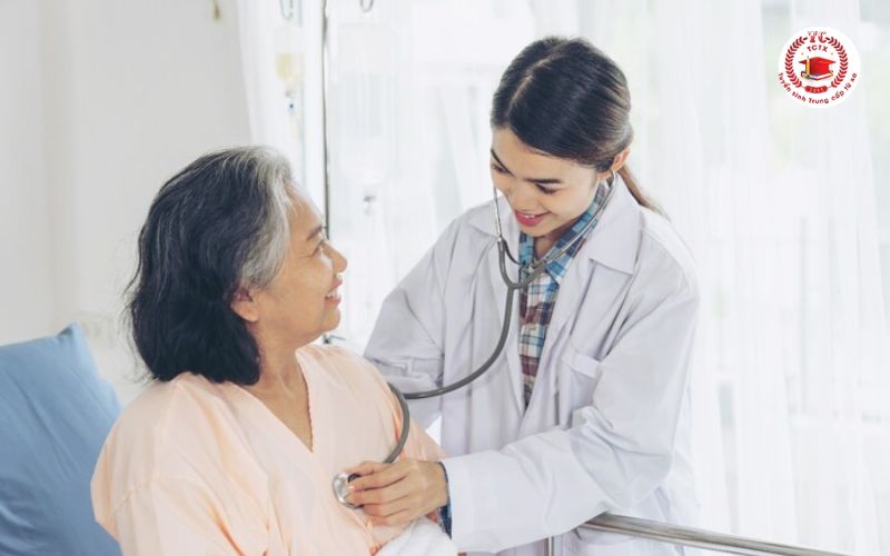Mục tiêu đào tạo Trung cấp Điều dưỡng từ xa