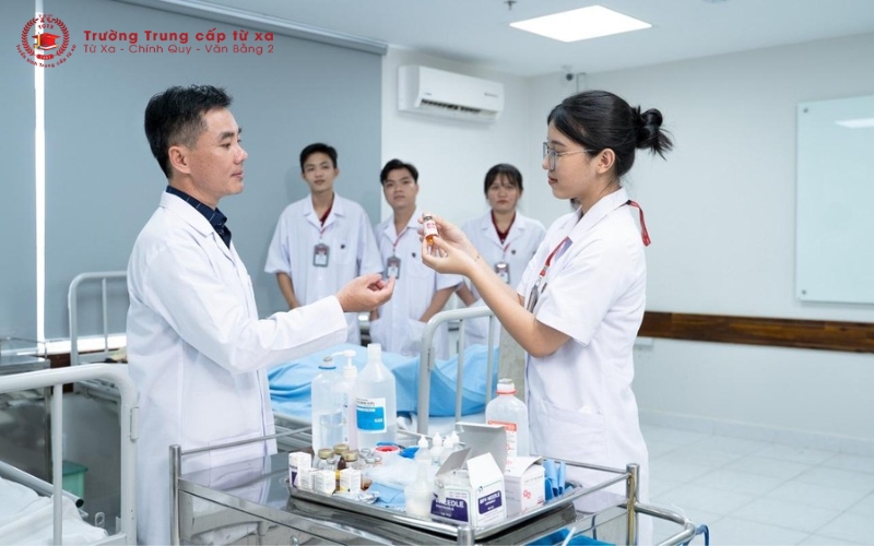 3 Lý do bạn nên chọn học Trung cấp Điều dưỡng vừa học vừa làm