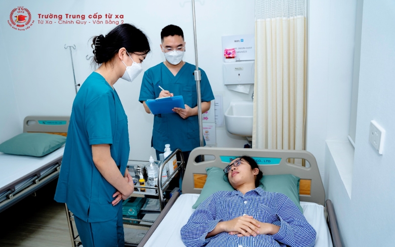Trung cấp Điều dưỡng vừa học vừa làm là gì