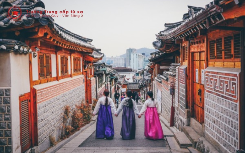 Vì sao nên học tại Trường Trung cấp Từ xa
