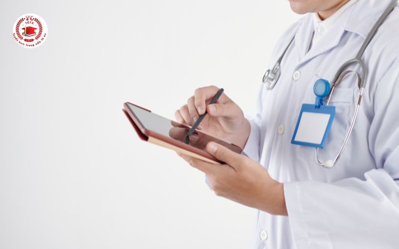 Giá trị bằng Trung cấp Y sĩ đa khoa online