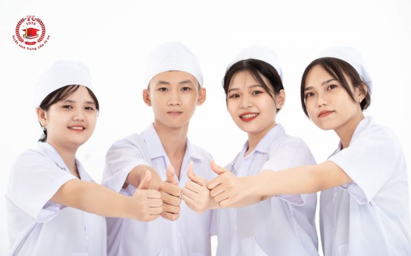 Sau khi tốt nghiệp Trung cấp Y sĩ đa khoa học trực tuyến ra làm gì?