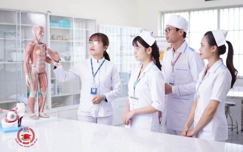 Bằng cấp sau tốt nghiệp Trung cấp Y sĩ đa khoa học trực tuyến có phải là bằng chính quy không?