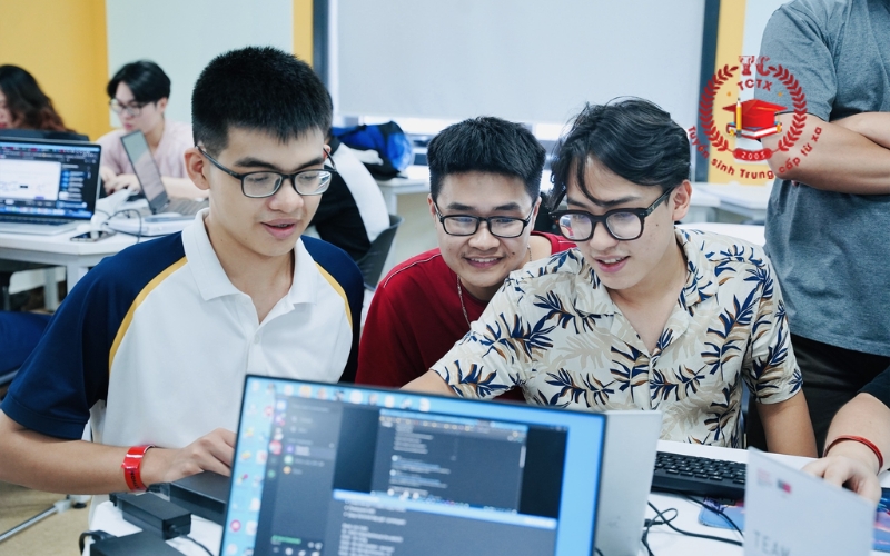Lý do nên học Trung cấp Công nghệ Thông tin từ xa
