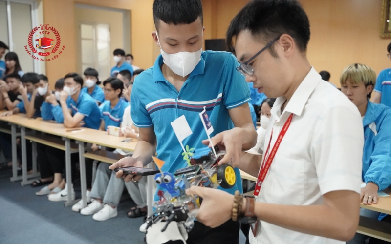 Nên học Cao đẳng Điện Công nghiệp ở đâu uy tín?