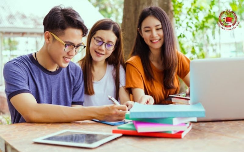 Trung cấp Tiếng Anh Online