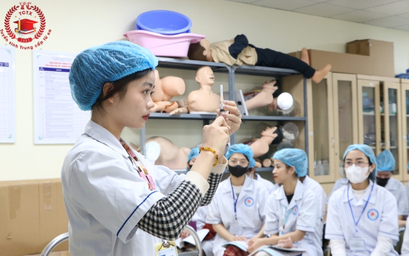 Khung chương trình học Trung cấp Y sĩ đa khoa Online tại Trường Trung cấp Từ xa