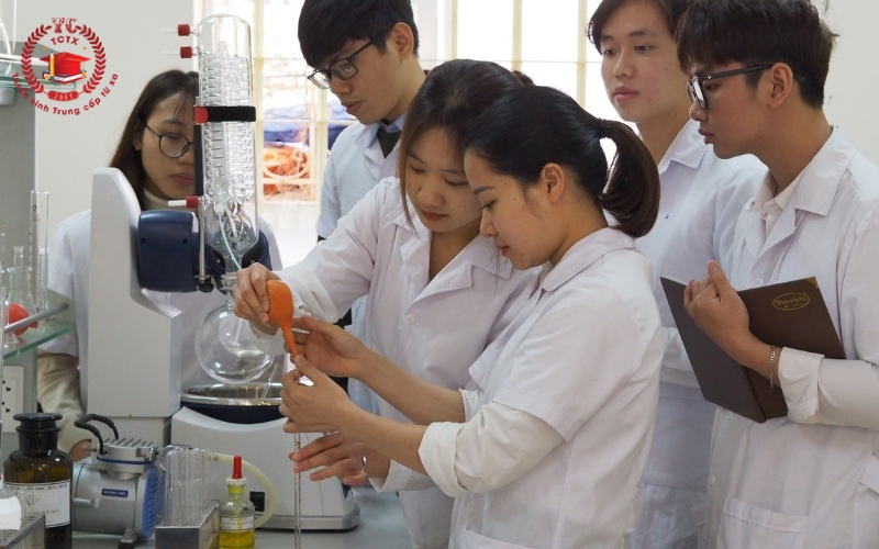 Trung cấp Điều dưỡng là gì?