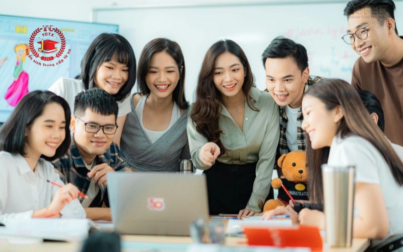 Ai nên học văn bằng 2 Trung cấp Quản trị kinh doanh?