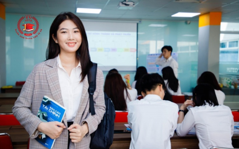 Chương trình học văn bằng 2 Trung cấp Quản trị kinh doanh 