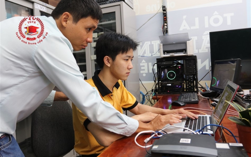 Lý do nên học Trung cấp Công nghệ Thông tin cấp Tốc
