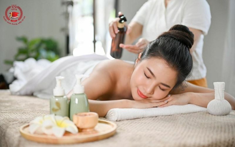 Mục tiêu đào tạo Trung cấp Chăm sóc sắc đẹp Vừa học vừa làm 