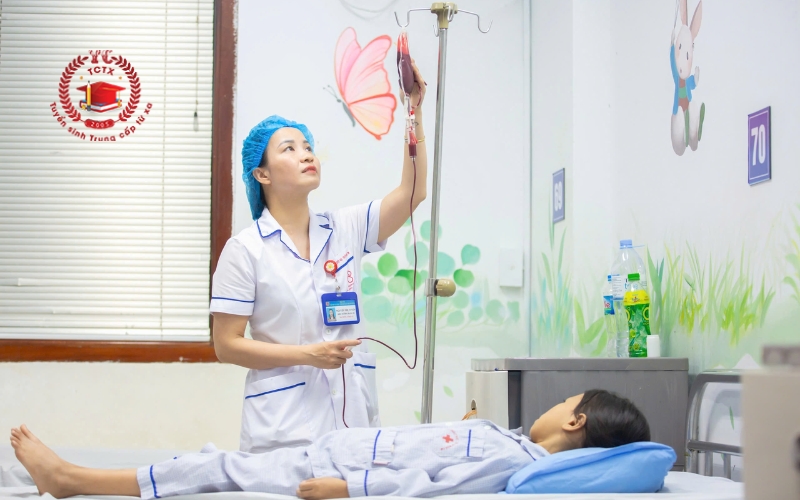 Thông tin tuyển sinh Trung cấp Điều dưỡng vừa học vừa làm tại TpHCM