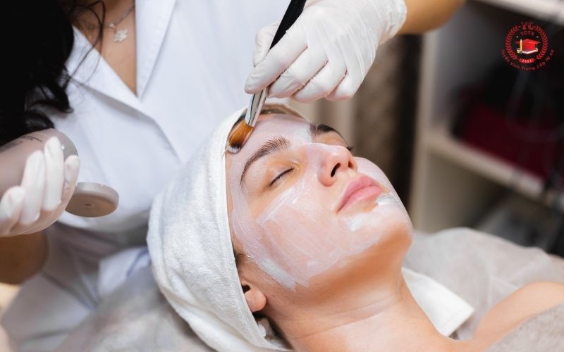 Trung cấp Chăm sóc sắc đẹp vừa học vừa làm