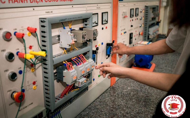 Chương trình học Trung cấp Điện công nghiệp dân dụng