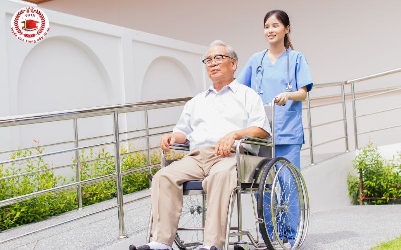 Cơ hội việc làm sau khi học Trung cấp Điều dưỡng Từ xa