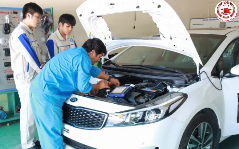 Đăng ký học Trung cấp Công nghệ ô tô