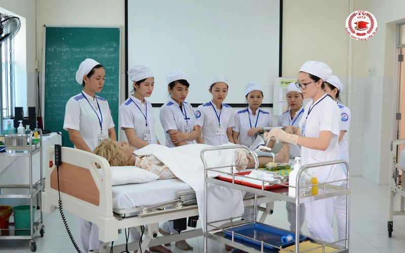 Giới thiệu chung về Trung cấp Y sĩ đa khoa cấp tốc 
