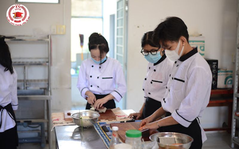 Thông tin xét tuyển Trung cấp Kỹ thuật chế biến món ăn