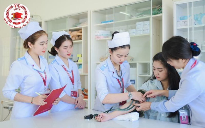 Trung cấp Y sĩ đa khoa cấp tốc là gì?