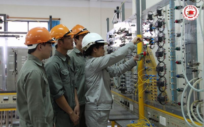 Bằng Trung cấp Điện công nghiệp học từ xa có giá trị gì?