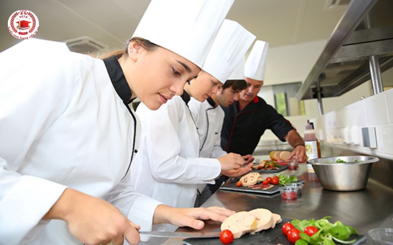 Học Trung cấp ngành Kỹ thuật chế biến món ăn cấp tốc có được nhận bằng chính quy không?