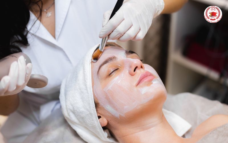 Ai nên theo học Trung cấp Chăm sóc sắc đẹp?