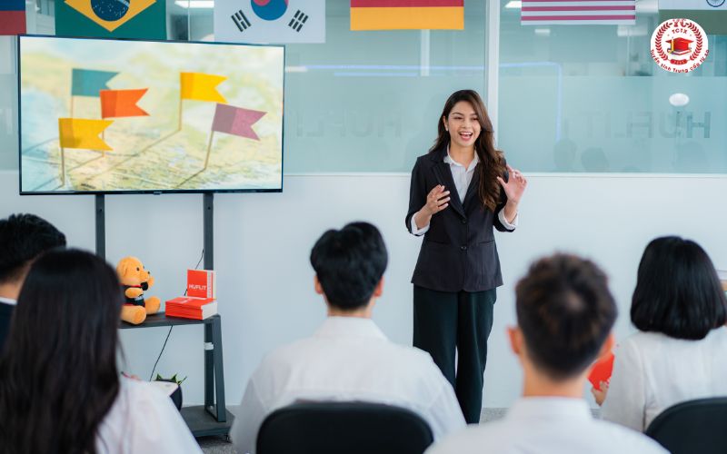 Chương trình học Cao đẳng Quan hệ công chúng tại Trường Trung Cấp Từ Xa