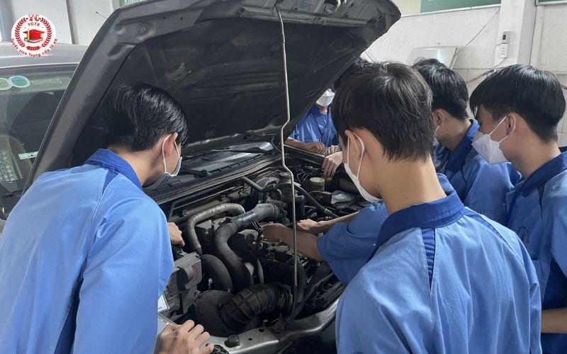 Tại sao nên chọn học Trung cấp Công nghệ ô tô ở miền Trung?