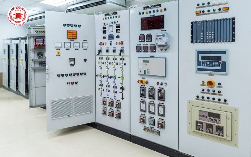 Vì sao nên học Cao đẳng Điện tử công nghiệp?