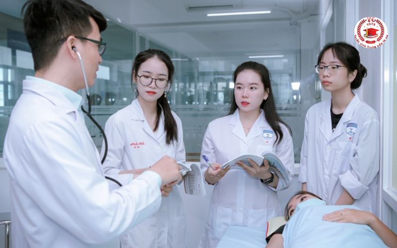 Cơ hội nghề nghiệp sau khi học xong Trung cấp ngành Y sĩ đa khoa Cấp tốc