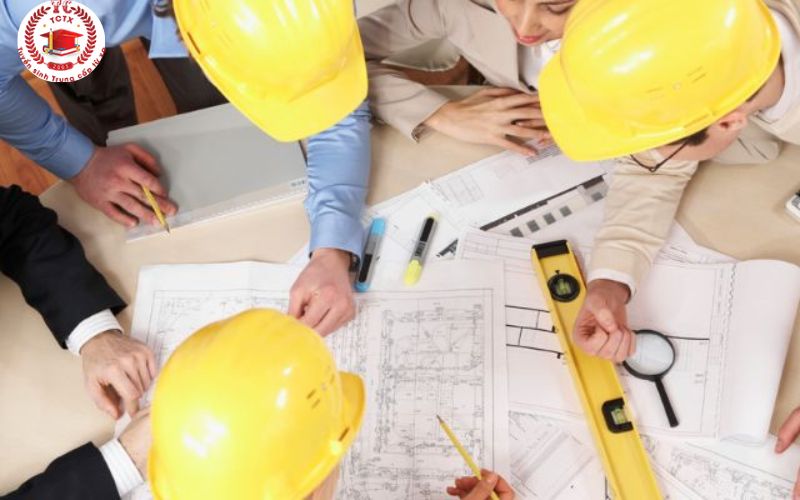Học online ngành Kỹ thuật xây dựng hệ Trung cấp cho người đi làm là học như thế nào?