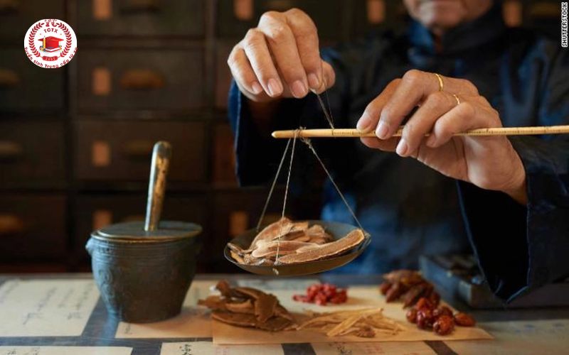 Học phí và chính sách hỗ trợ khi theo học Trung cấp ngành Y học cổ truyền Cấp tốc