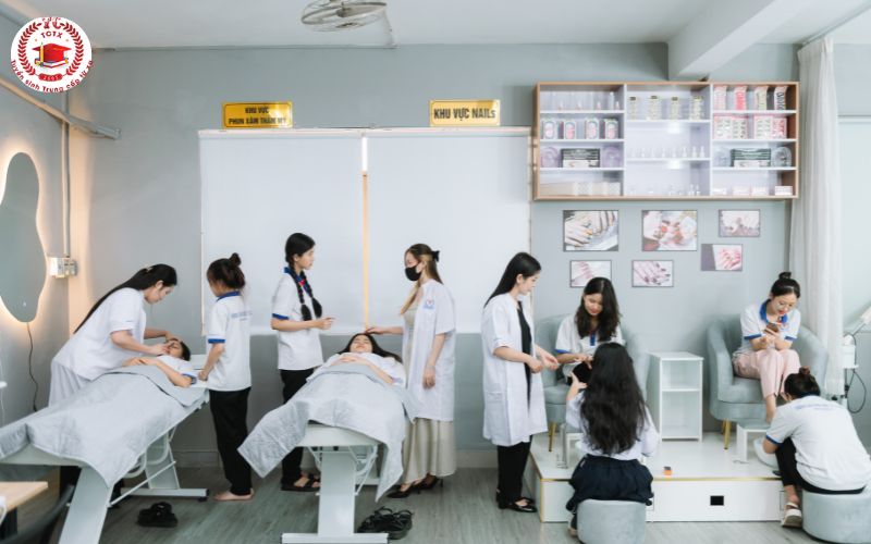 Học Trung cấp Chăm sóc sắc đẹp online sẽ được hướng dẫn những gì?