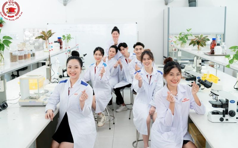 Lợi ích khi học Trung cấp ngành Dược online miền Nam
