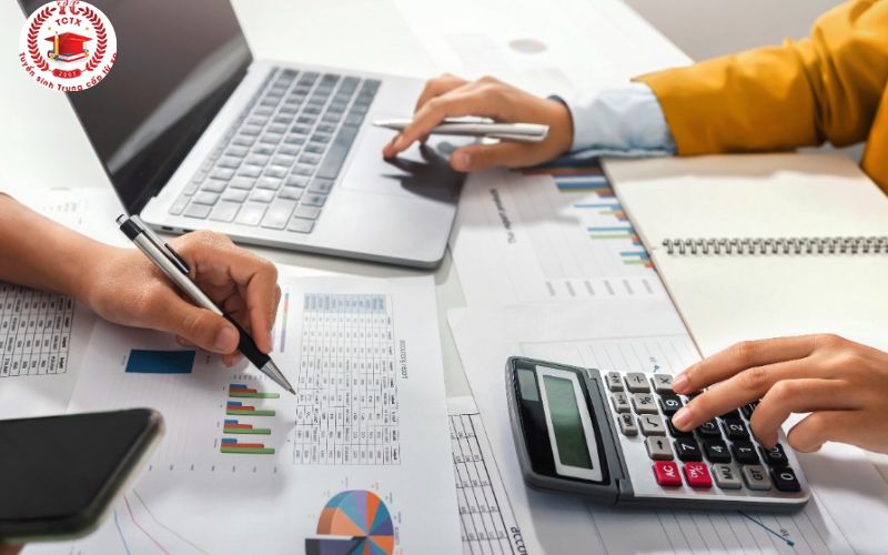 Trung cấp Quản trị kinh doanh