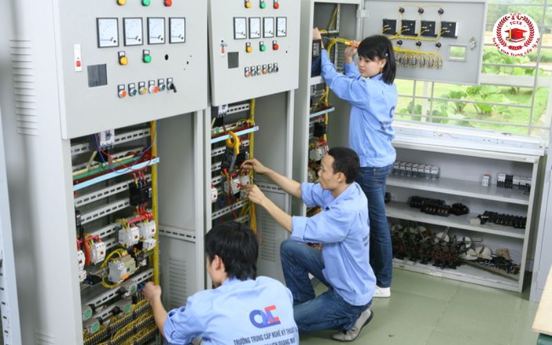 Chương trình học online ngành Điện công nghiệp hệ Trung cấp