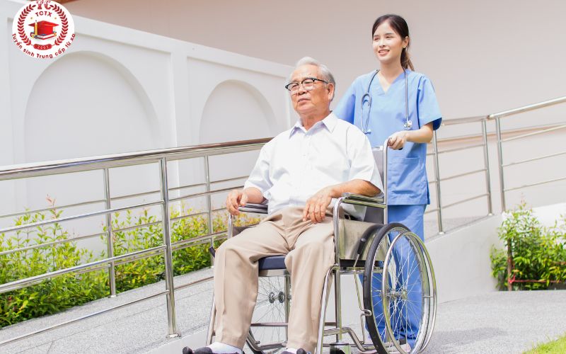 Học online ngành Điều dưỡng hệ Trung cấp là gì?