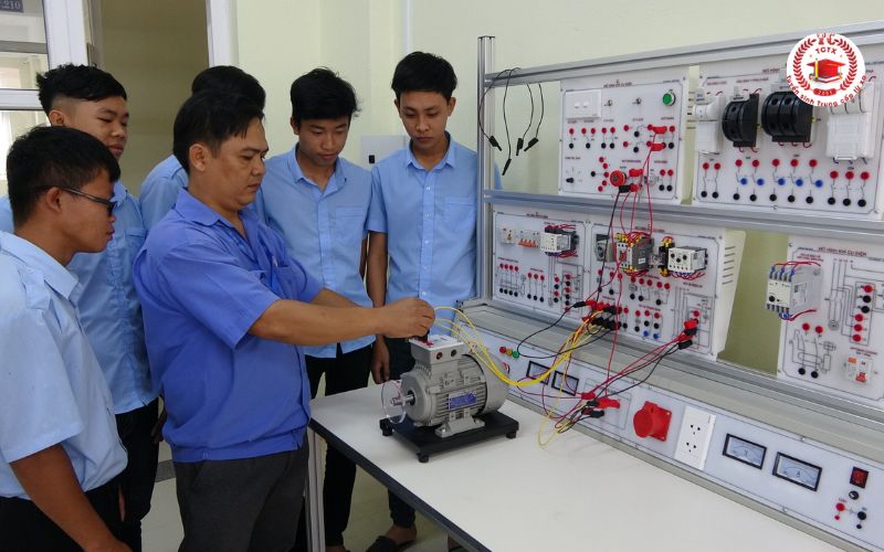 Học phí Trung cấp Điện công nghiệp