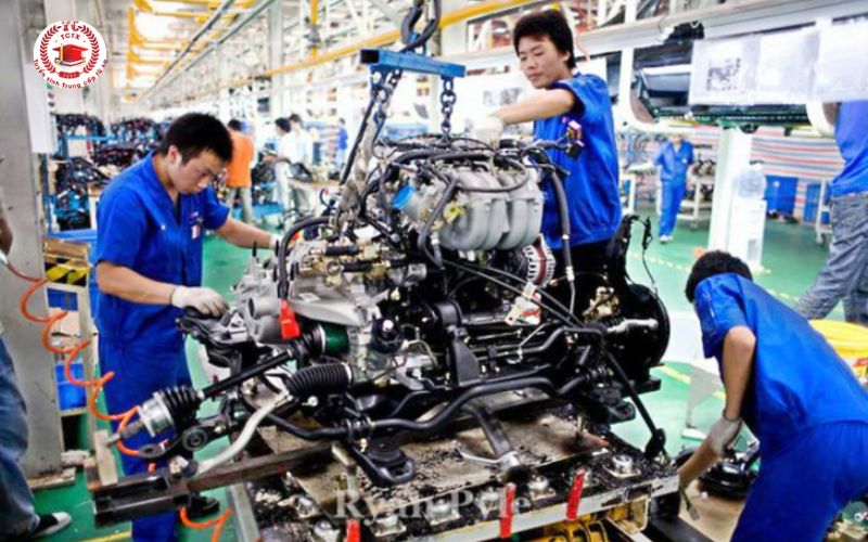 Học Trung cấp Công nghệ ô tô thực tế là học những gì?