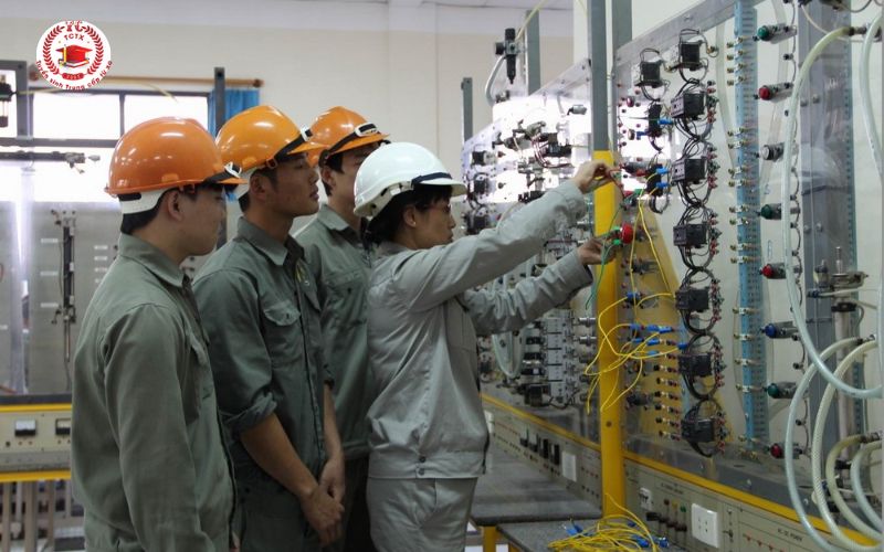 Học phí Liên thông Trung cấp lên Cao đẳng Điện công nghiệp