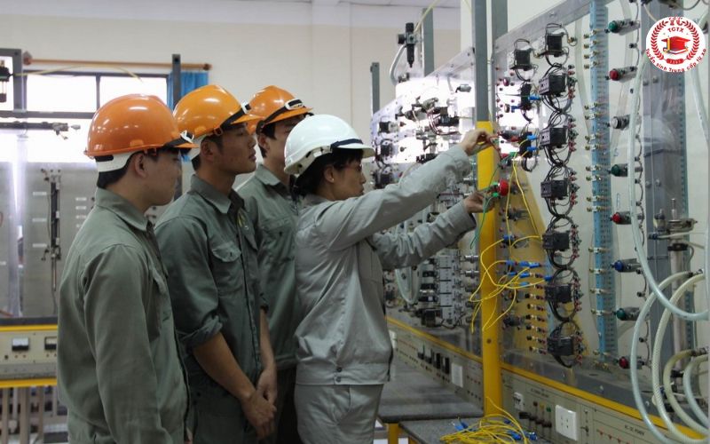 Học văn bằng 2 Điện công nghiệp dân dụng sẽ được học những gì?