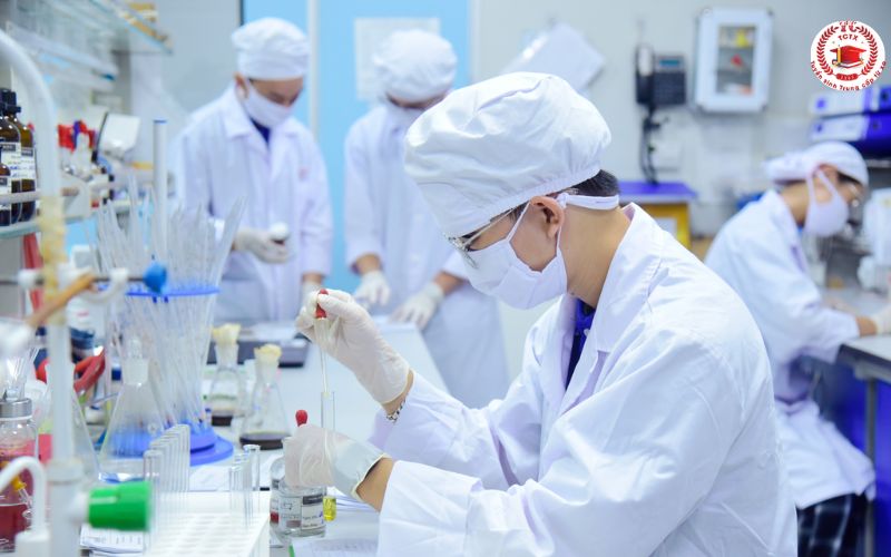 Thời gian học liên thông Trung cấp lên Cao đẳng Dược bao lâu?